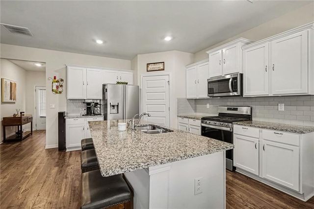3462 Hawthorn Farm Boulevard, Loganville, GA 30052