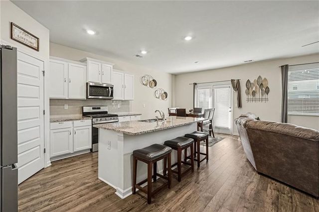 3462 Hawthorn Farm Boulevard, Loganville, GA 30052