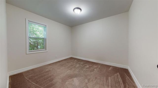 62 W Hayes Avenue, Hazel Park, MI 48030