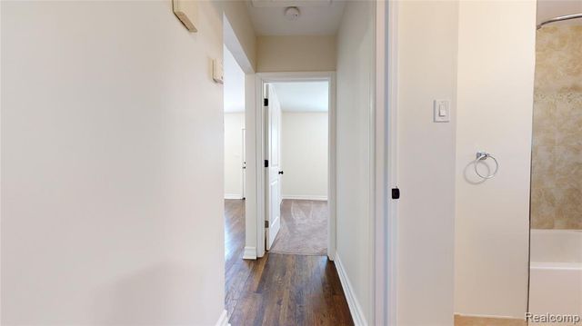 62 W Hayes Avenue, Hazel Park, MI 48030