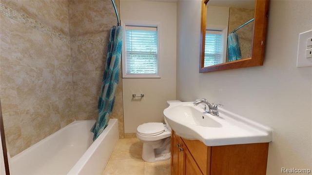 62 W Hayes Avenue, Hazel Park, MI 48030