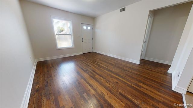 62 W Hayes Avenue, Hazel Park, MI 48030