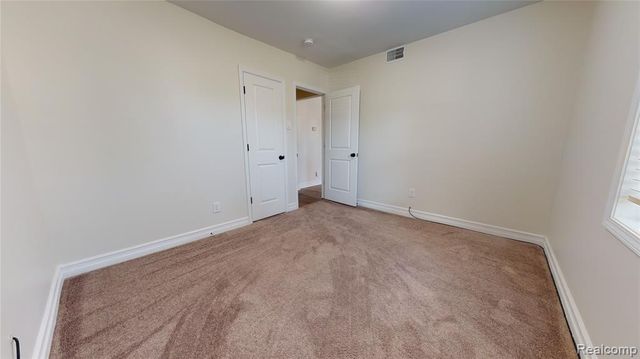 62 W Hayes Avenue, Hazel Park, MI 48030