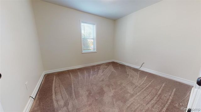 62 W Hayes Avenue, Hazel Park, MI 48030