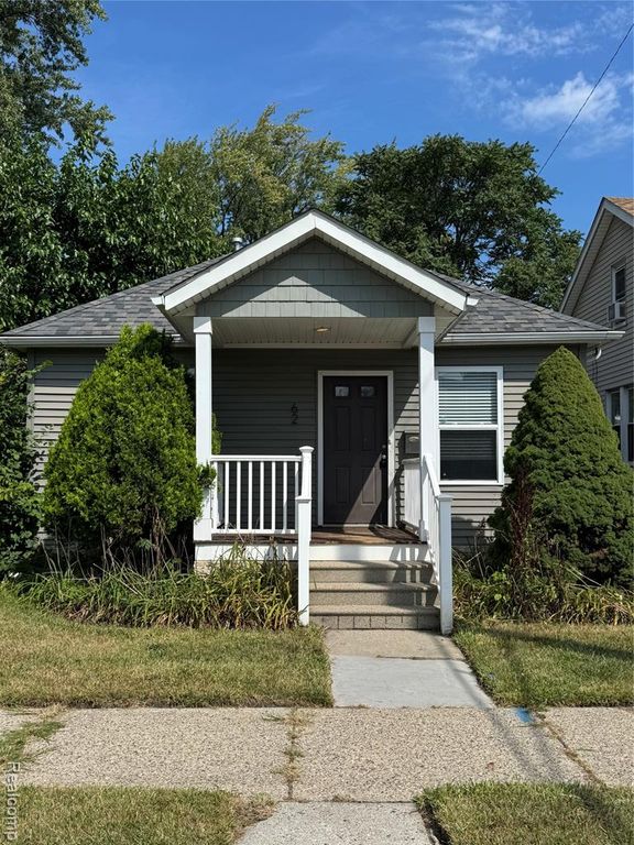 62 W Hayes Avenue, Hazel Park, MI 48030