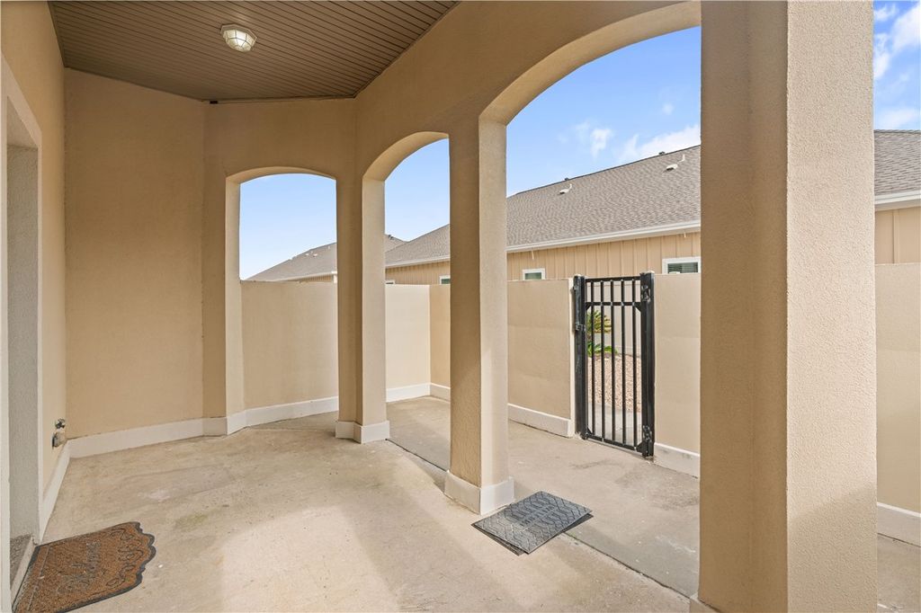 14910 Leeward Dr 804, Corpus Christi, TX 78418 — photo 5