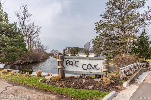 3559 Port Cove Drive, Waterford Charter Township, MI 48328