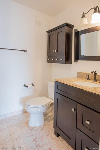 3559 Port Cove Drive, Waterford Charter Township, MI 48328