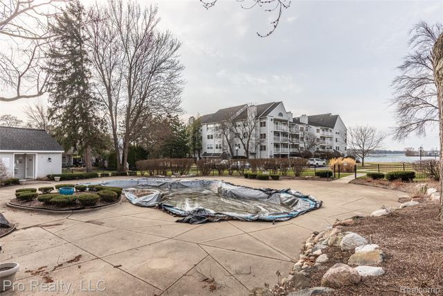 3559 Port Cove Drive, Waterford Charter Township, MI 48328
