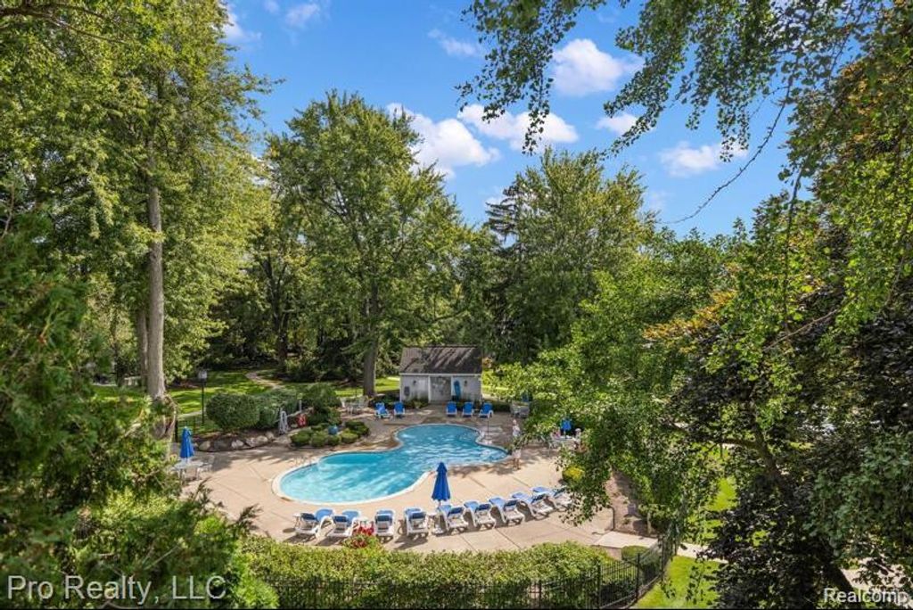 3559 Port Cove Drive, Waterford Charter Township, MI 48328