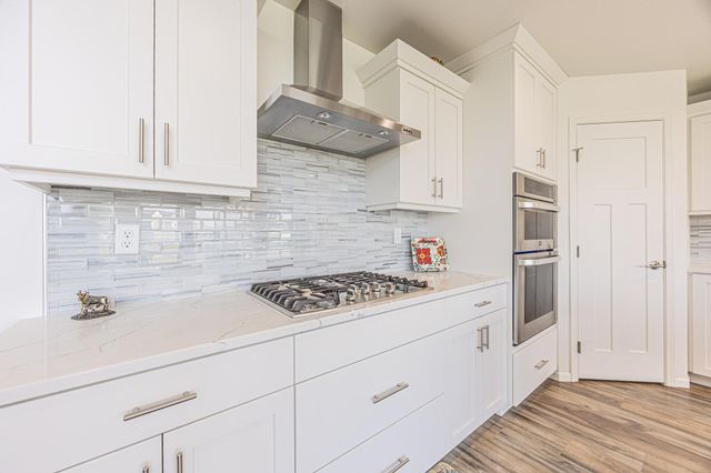 2432 Mcleod Drive E, West Fargo, ND 58078