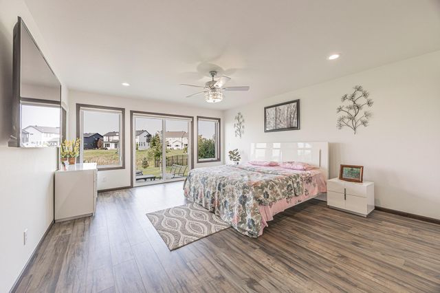 2432 Mcleod Drive E, West Fargo, ND 58078