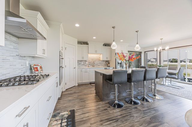 2432 Mcleod Drive E, West Fargo, ND 58078