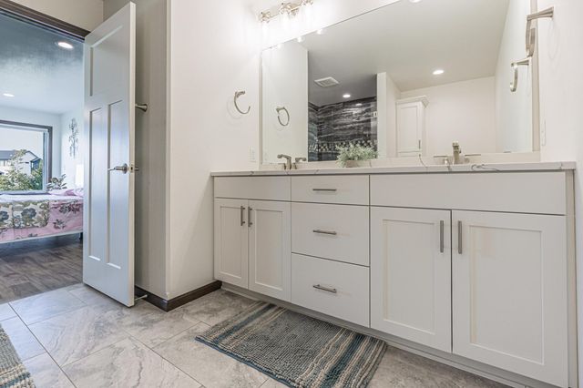 2432 Mcleod Drive E, West Fargo, ND 58078