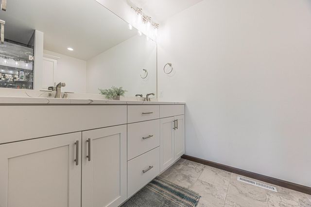 2432 Mcleod Drive E, West Fargo, ND 58078