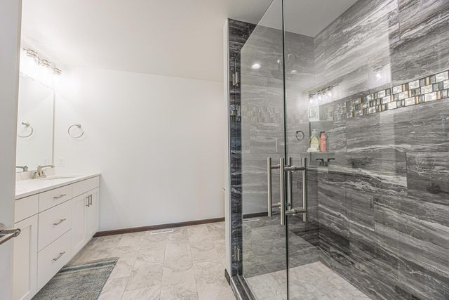 2432 Mcleod Drive E, West Fargo, ND 58078