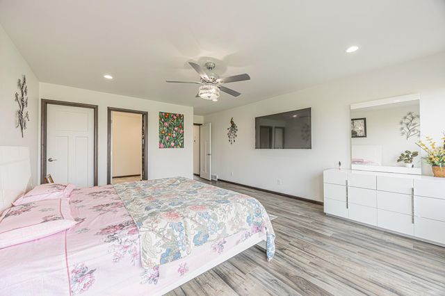 2432 Mcleod Drive E, West Fargo, ND 58078