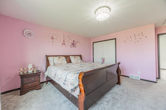 2432 Mcleod Drive E, West Fargo, ND 58078