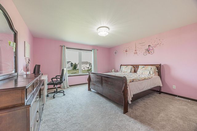 2432 Mcleod Drive E, West Fargo, ND 58078