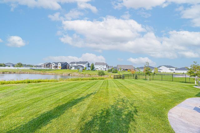 2432 Mcleod Drive E, West Fargo, ND 58078