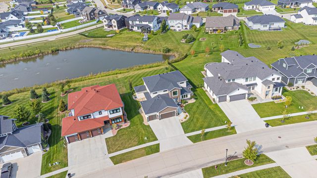 2432 Mcleod Drive E, West Fargo, ND 58078