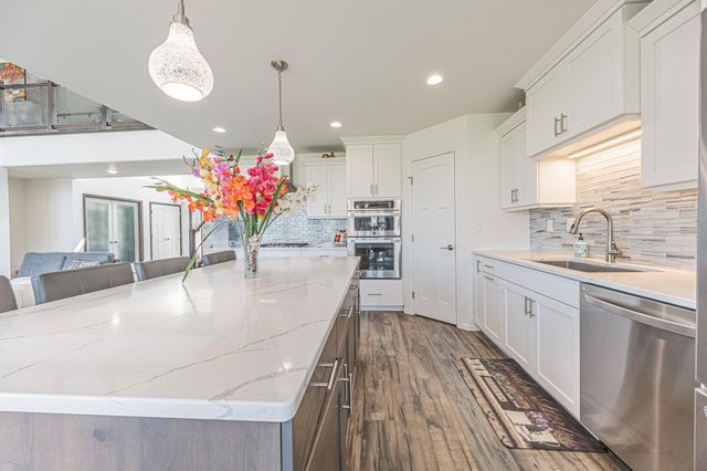 2432 Mcleod Drive E, West Fargo, ND 58078