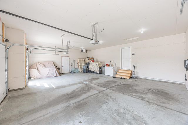 2432 Mcleod Drive E, West Fargo, ND 58078