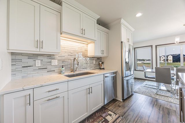 2432 Mcleod Drive E, West Fargo, ND 58078