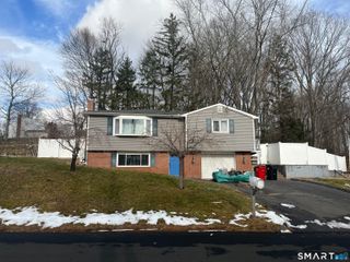 64 Victoria Drive, Meriden, CT 06450