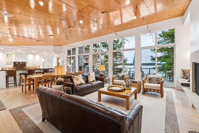 45 Lakeview Drive, Scroggins, TX 75480