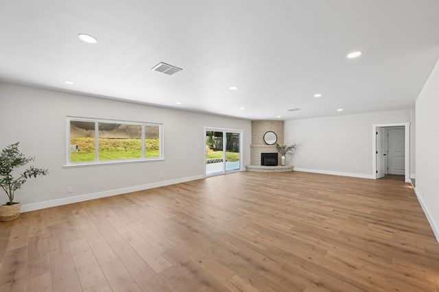 6231 Paris St, Citrus Heights, CA 95621