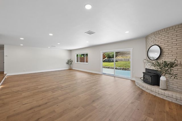 6231 Paris St, Citrus Heights, CA 95621