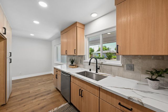 6231 Paris St, Citrus Heights, CA 95621