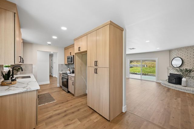 6231 Paris St, Citrus Heights, CA 95621