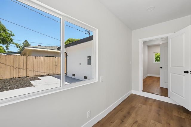 6231 Paris St, Citrus Heights, CA 95621
