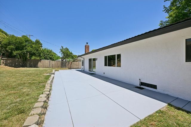 6231 Paris St, Citrus Heights, CA 95621