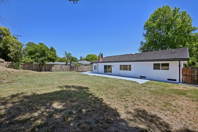 6231 Paris St, Citrus Heights, CA 95621