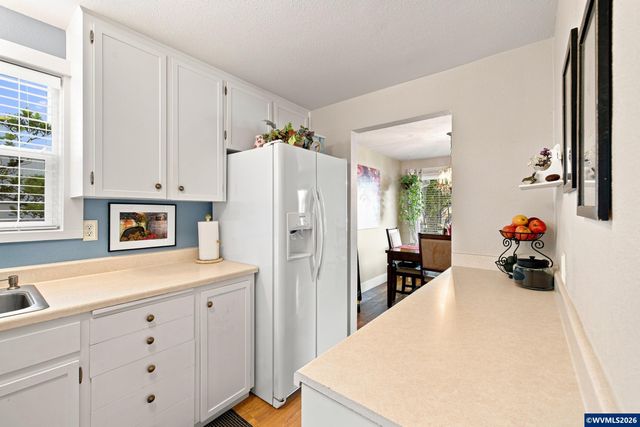 1050 Astor Wy, Woodburn, OR 97071
