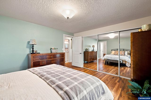 1050 Astor Wy, Woodburn, OR 97071