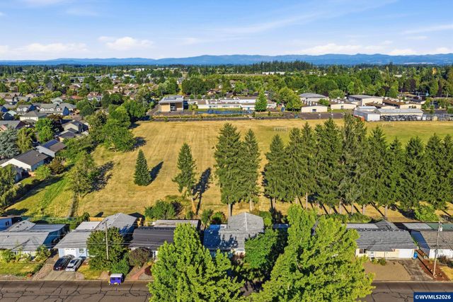 1050 Astor Wy, Woodburn, OR 97071