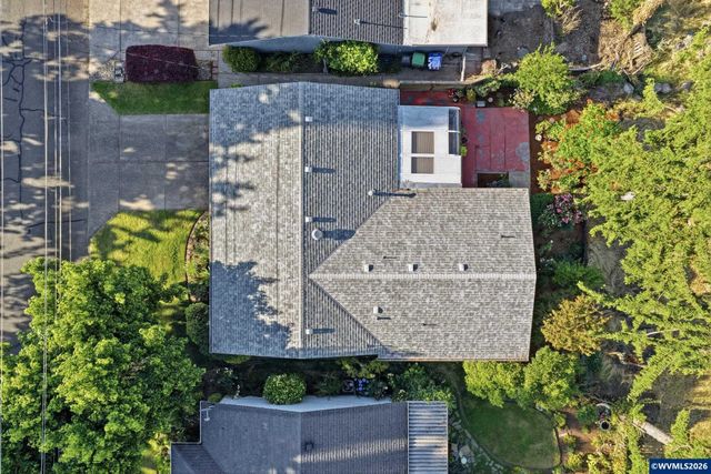 1050 Astor Wy, Woodburn, OR 97071