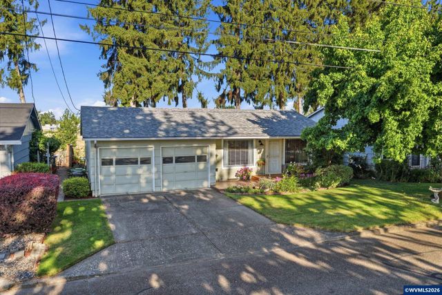 1050 Astor Wy, Woodburn, OR 97071
