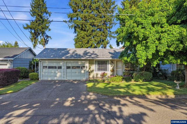 1050 Astor Wy, Woodburn, OR 97071