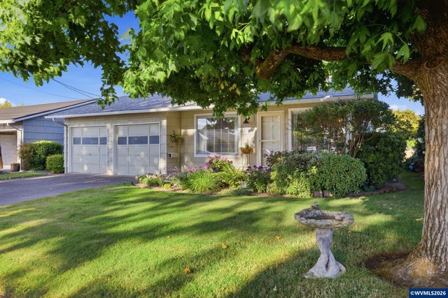 1050 Astor Wy, Woodburn, OR 97071