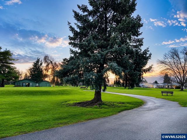 1050 Astor Wy, Woodburn, OR 97071