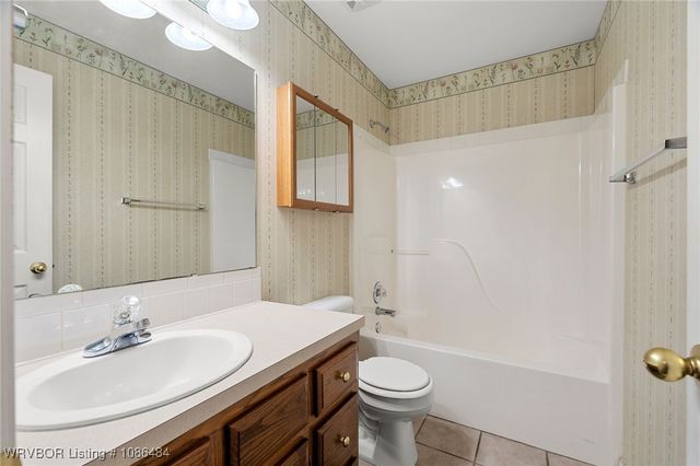 906 Jessie Drive, Lavaca, AR 72941