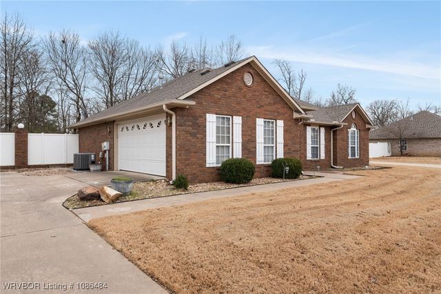 906 Jessie Drive, Lavaca, AR 72941