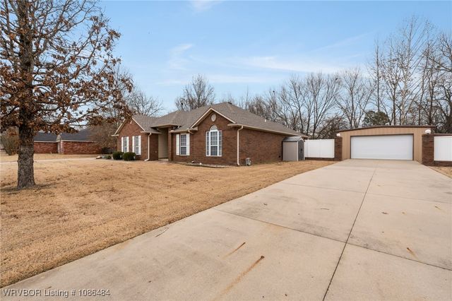 906 Jessie Drive, Lavaca, AR 72941