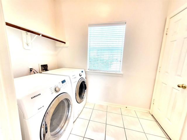 414 Lookout Lane, Dickinson, TX 77539