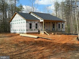 7128 CLOVER GREEN DR, Spotsylvania, VA 22551